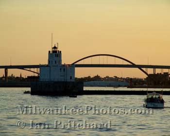 Photograph of Hoan Sunset from www.MilwaukeePhotos.com (C )Ian Pritchard