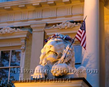 Photograph of Patriotic Lion from www.MilwaukeePhotos.com (C) Ian Pritchard